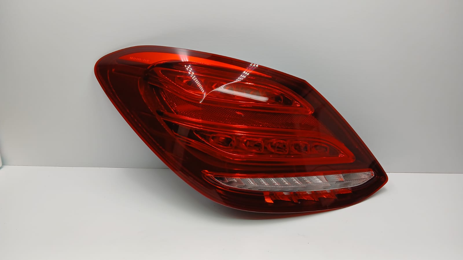  MERCEDES W205 C-CLASS REAR LEFT PASSENGER SIDE LED TAIL LIGHT A2059061357