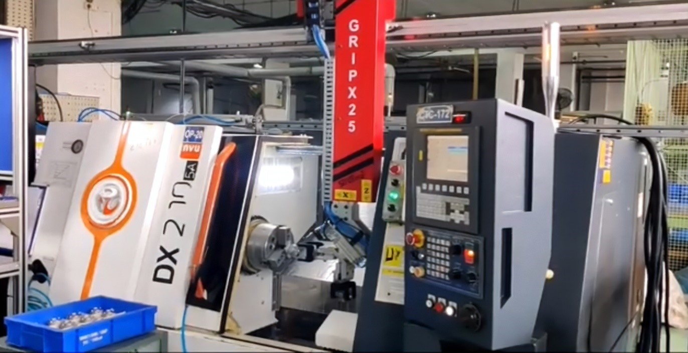  Gantry Machine Tending Robot | Strategi Automation