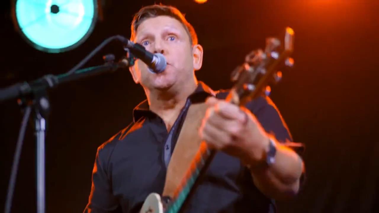  Book Irish Pub Band Entertainment with Sean Carroll