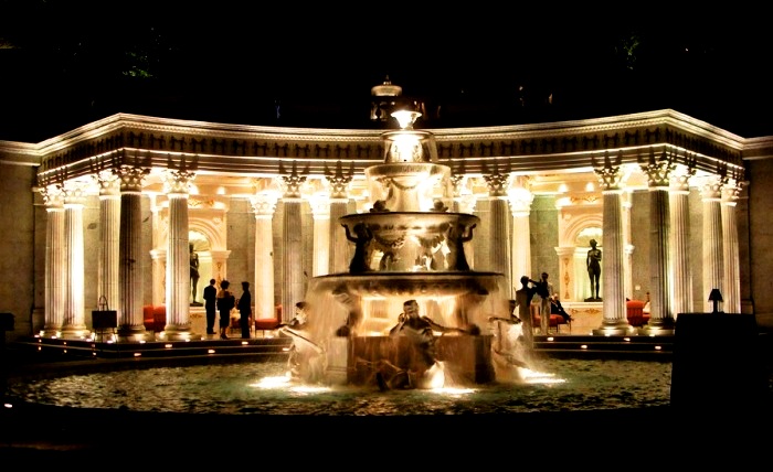  Looking for a Stunning Garden Statue Fountain Design?