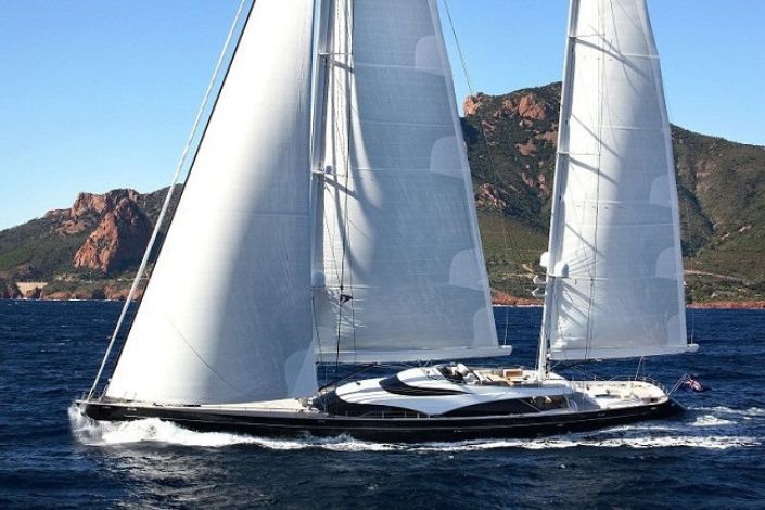  Experience Luxurious Sailing Yacht Charter
