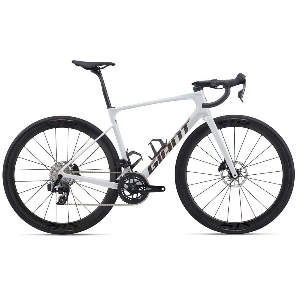  2026 Giant Defy Advanced Pro 1 Road Bike (KINGCYCLESPORT)