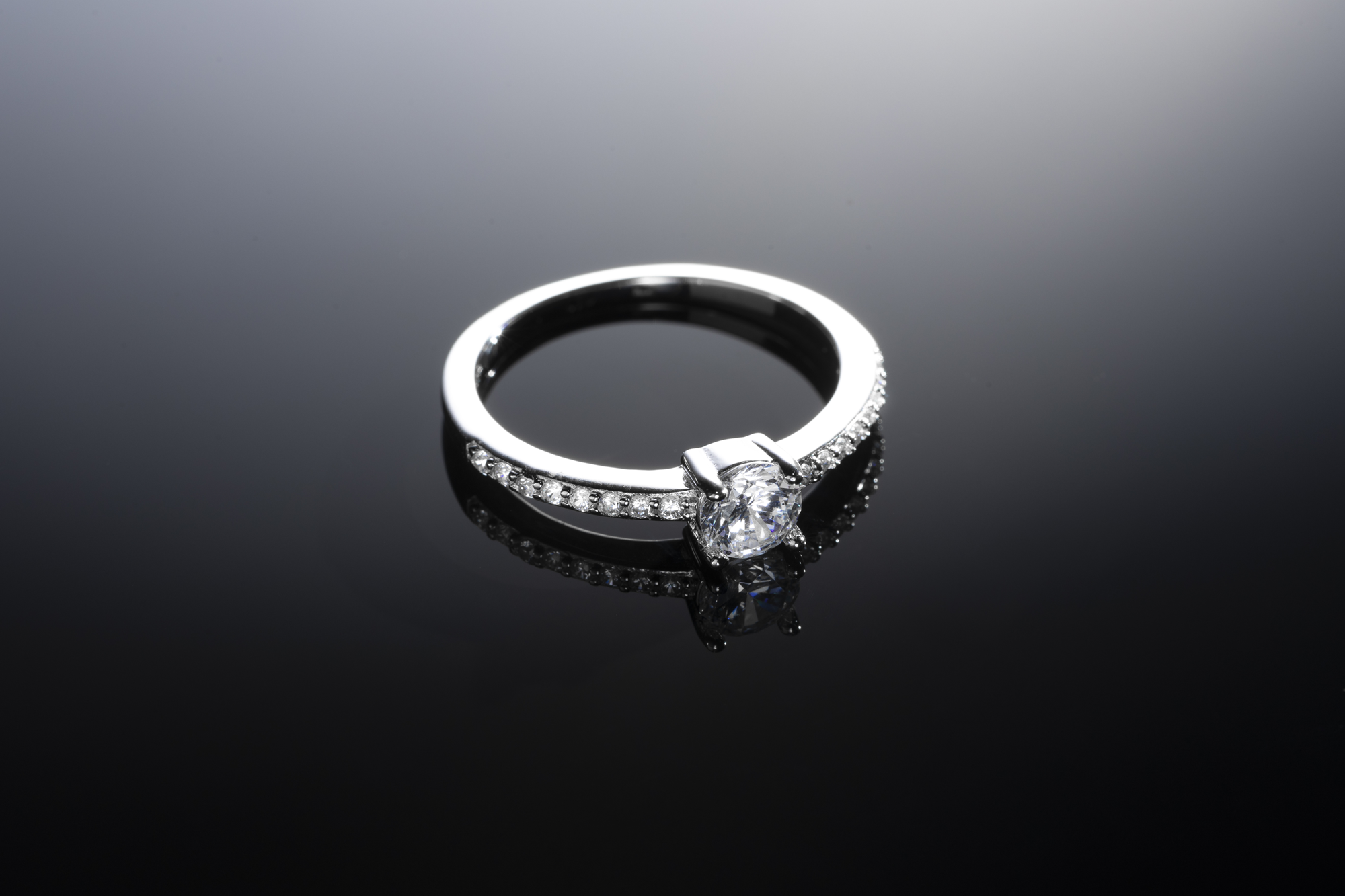  Beautiful Diamond Shoulder Engagement Ring at Great Prices
