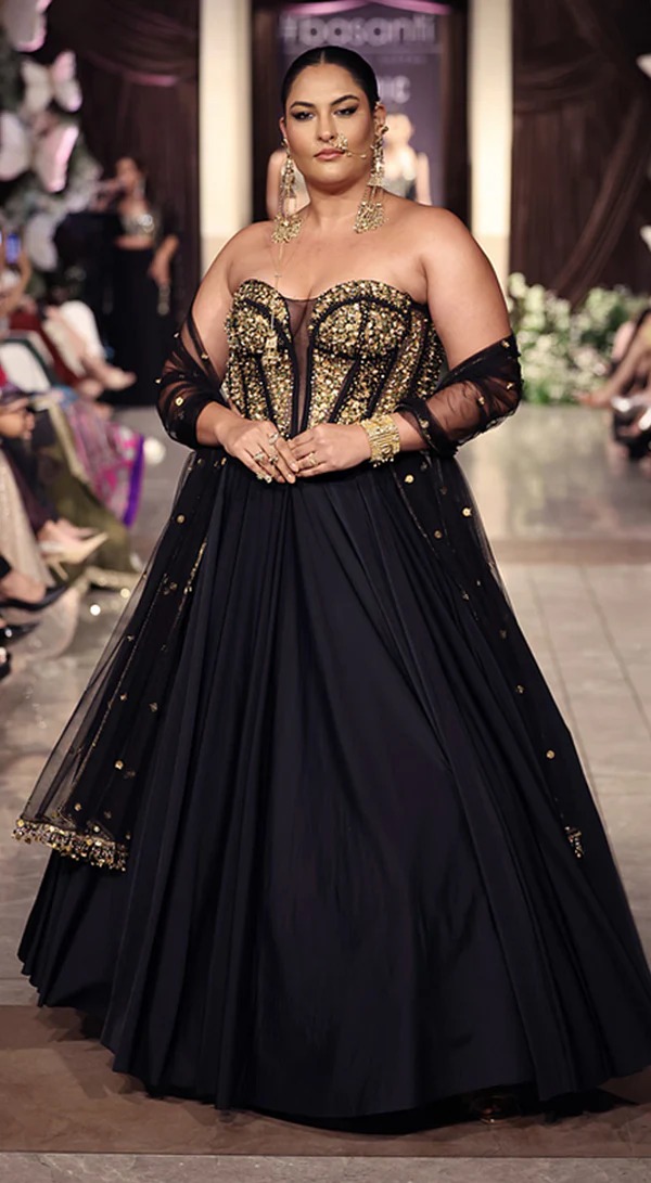  Buy Designer Corset Lehengas Online in USA | Basanti Kapde Aur Koffee