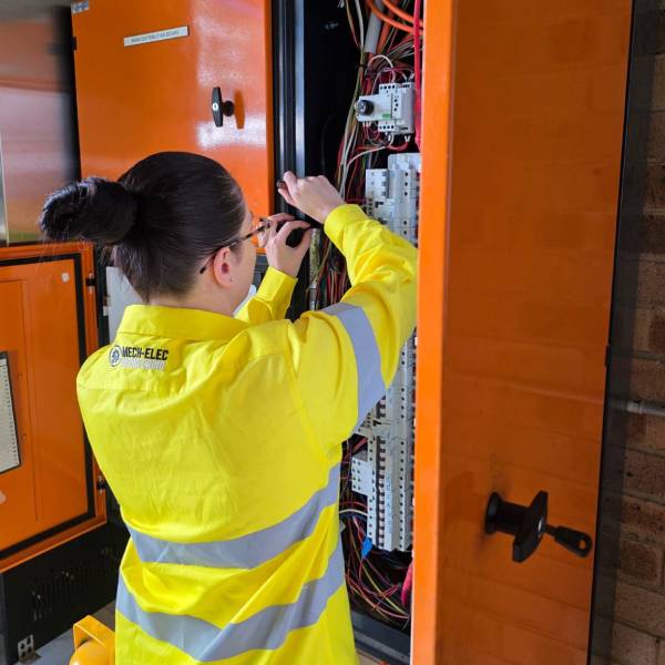  Industrial Warehouse Electricians Wetherill Park to Fairfield | Call Now