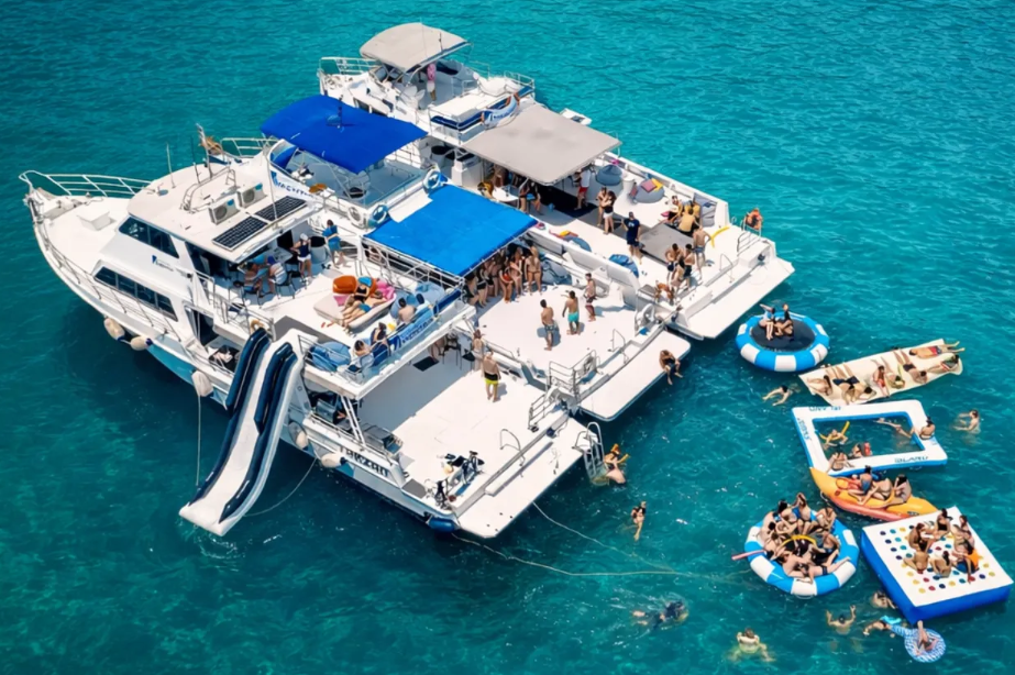  Birthday Party Boat Hong Kong – Book Your Private Cruise