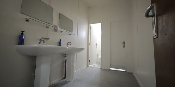  Ready-to-Use Prefab Toilet Unit – Fast UAE Delivery