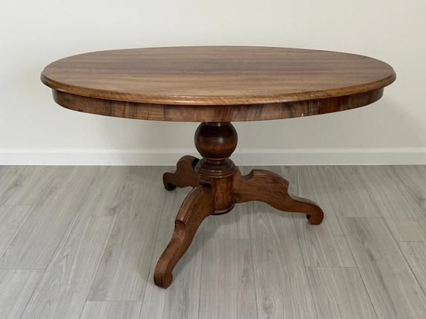  Top Antique Coffee Table Designs for Luxury Home Interiors – Hand and Soul Decor