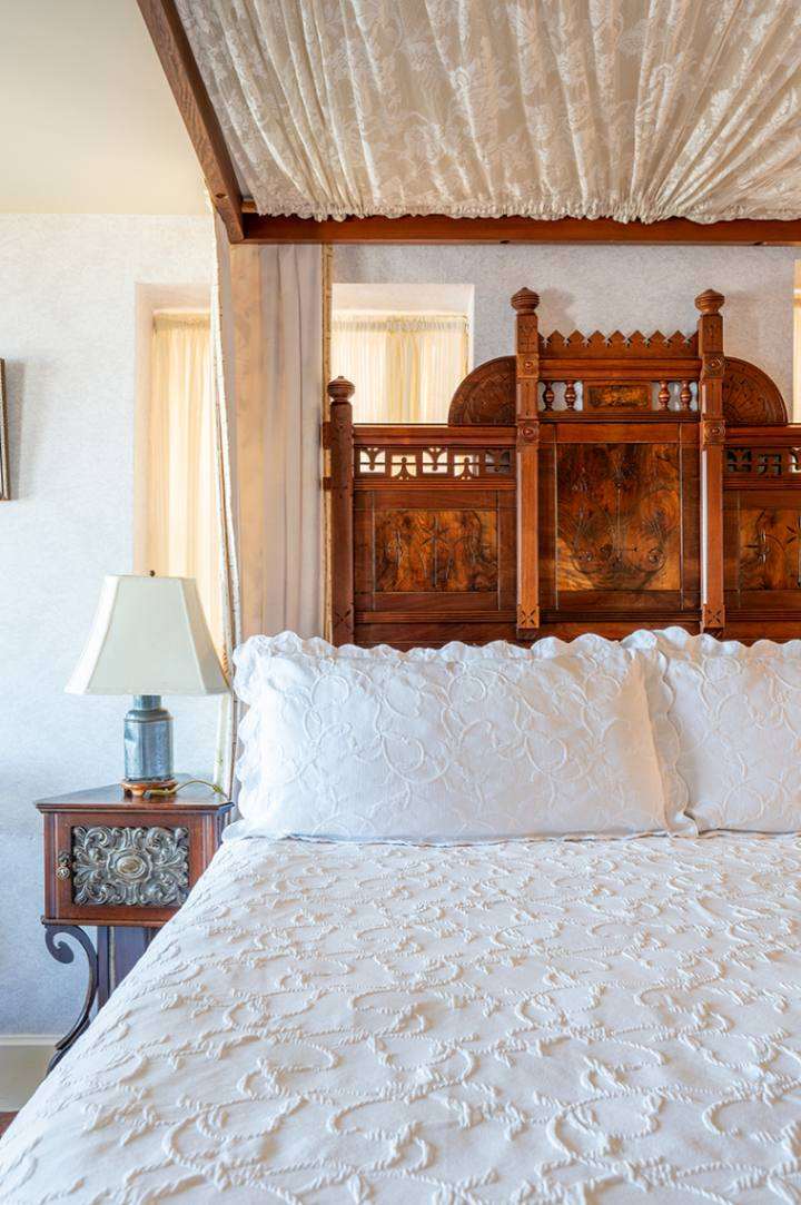  Pacific Grove California Hotels with Comfortable Guest Rooms