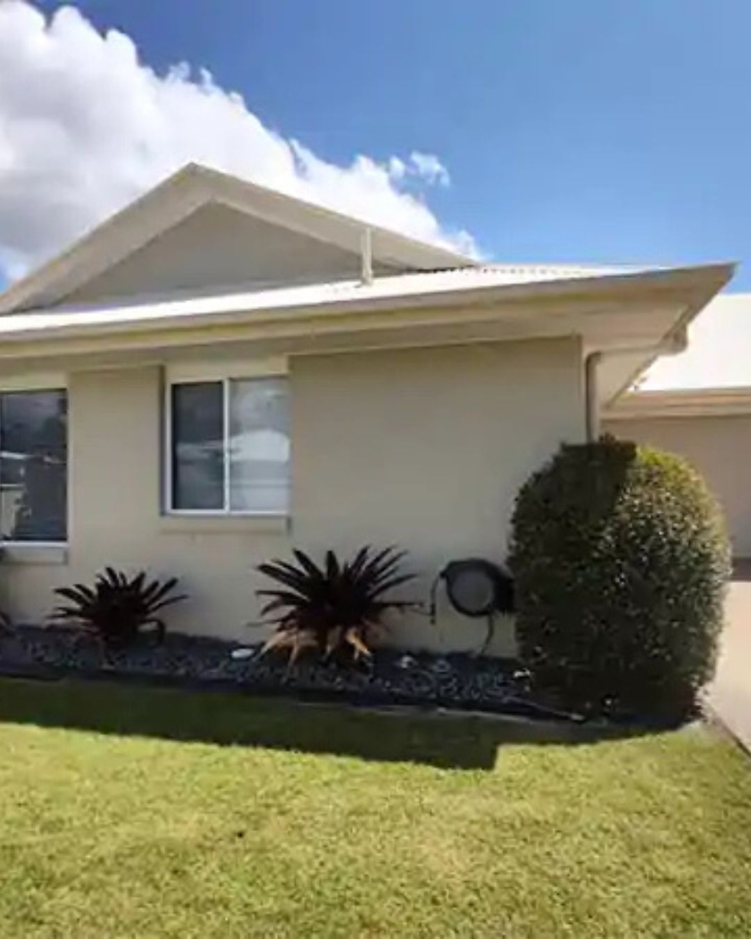  Professional Exterior Painting Services for a Fresh Coastal Look