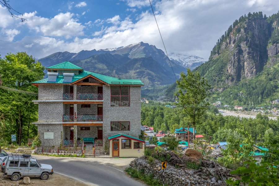  Best Hotel in Manali – Leela Cottages Manali