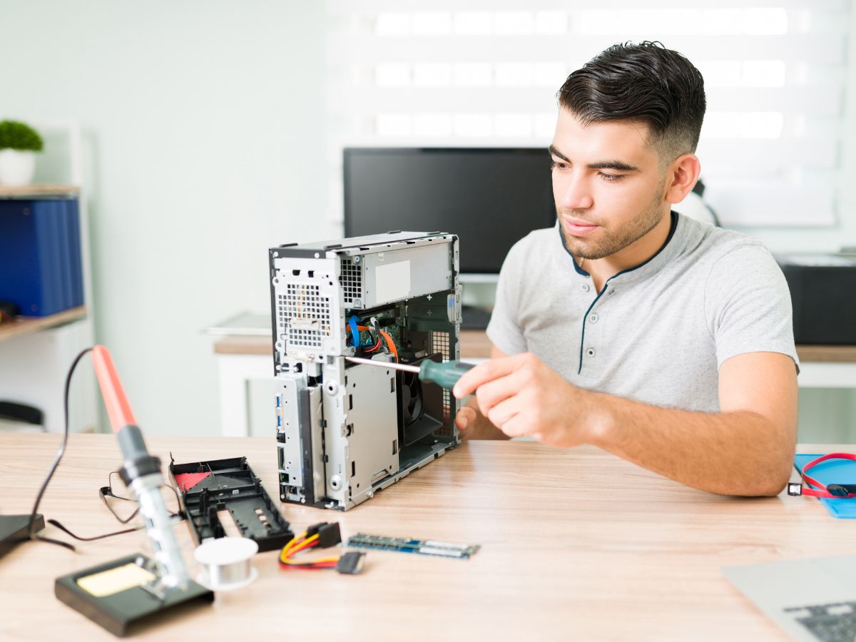  Service de réparation d'ordinateurs à Montréal | Expert