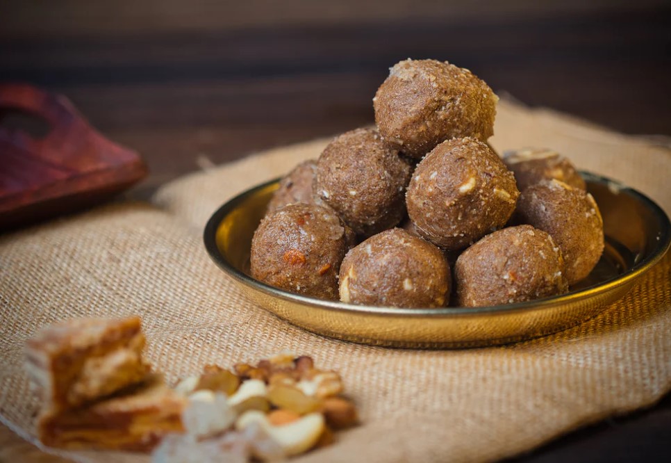  Best Gond Ke Laddu Online Made with Premium Ingredients