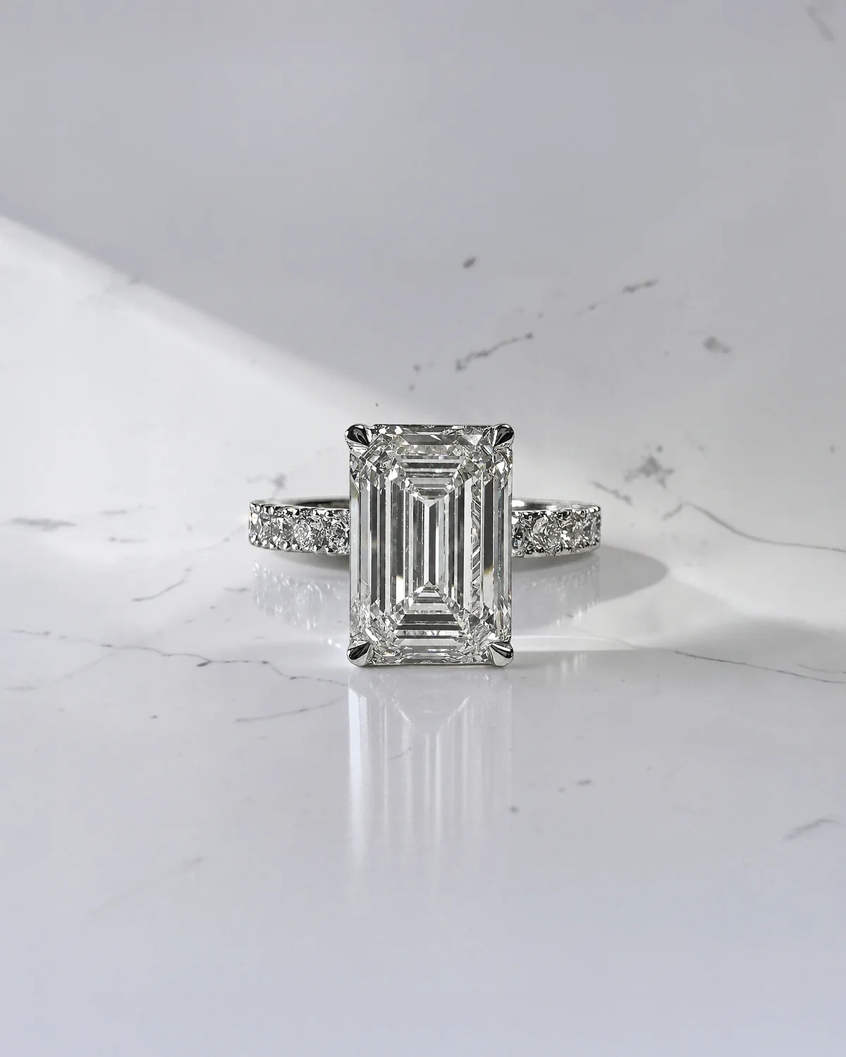  Luxury Emerald Engagement Rings | 4ct Hidden Halo Setting