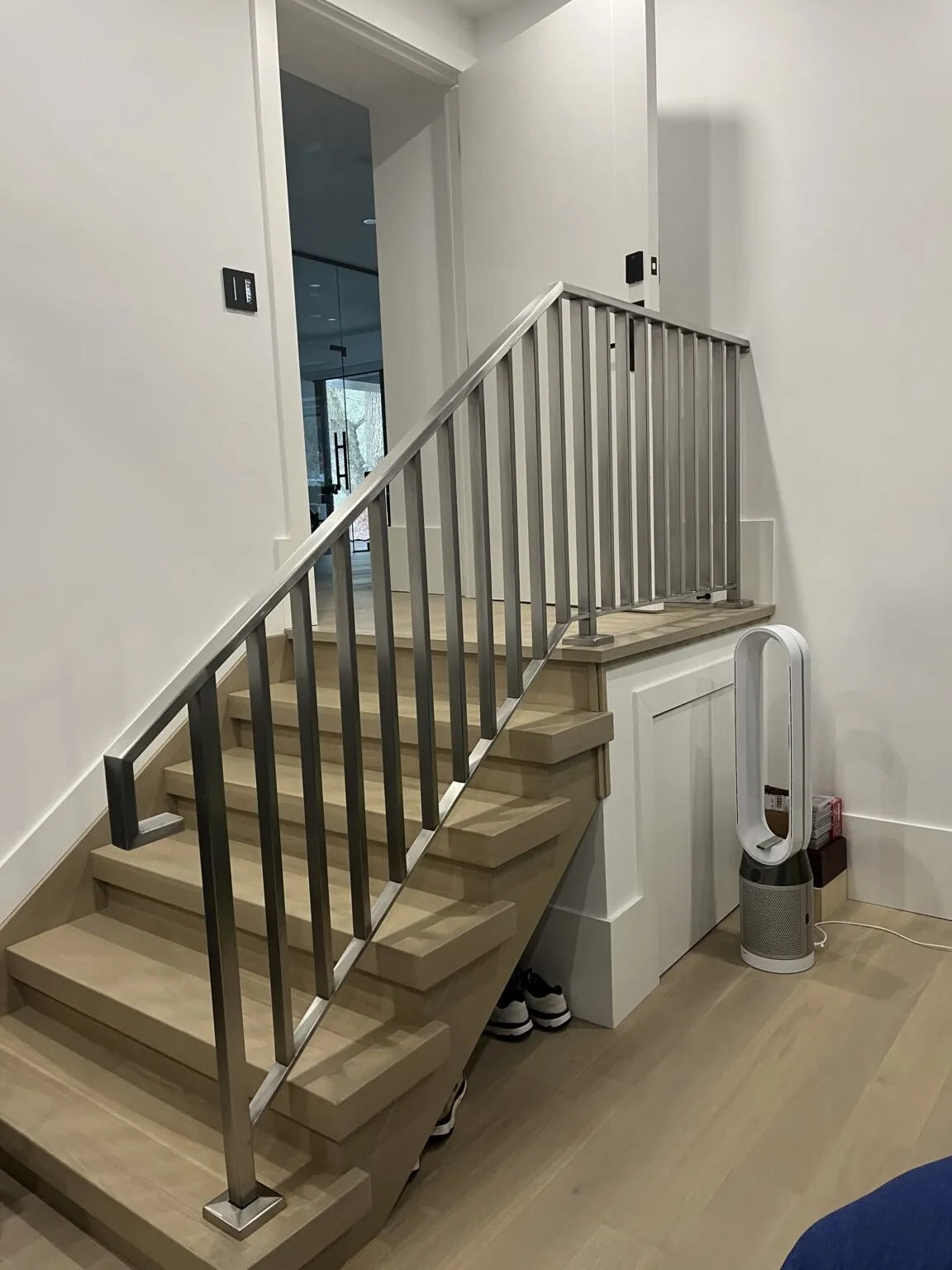  Indoor Glass Railings for Stairs | Custom Glass Railing Systems