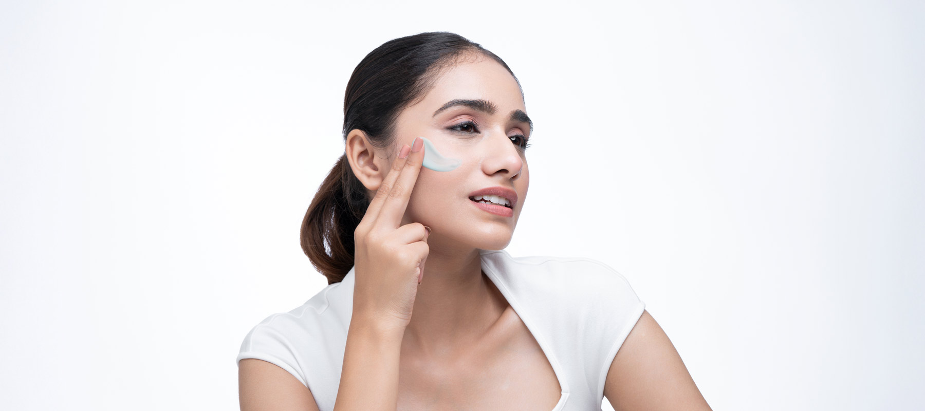  Best Skincare Products for Healthy & Glowing Skin