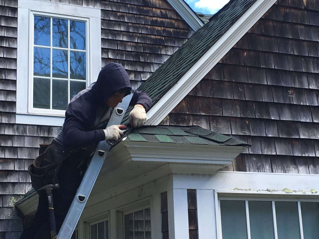  Experienced Roof Storm Damage Contractors For Fast Repairs