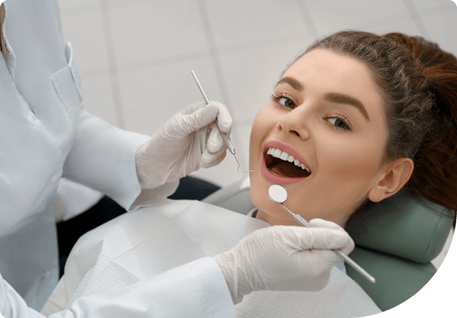  Experienced Cosmetic Dentist Providing Personalized Smile Makeovers and Aesthetic Dental Care