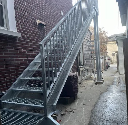  Metal Stairs | Custom Steel Staircases for Homes & Businesses
