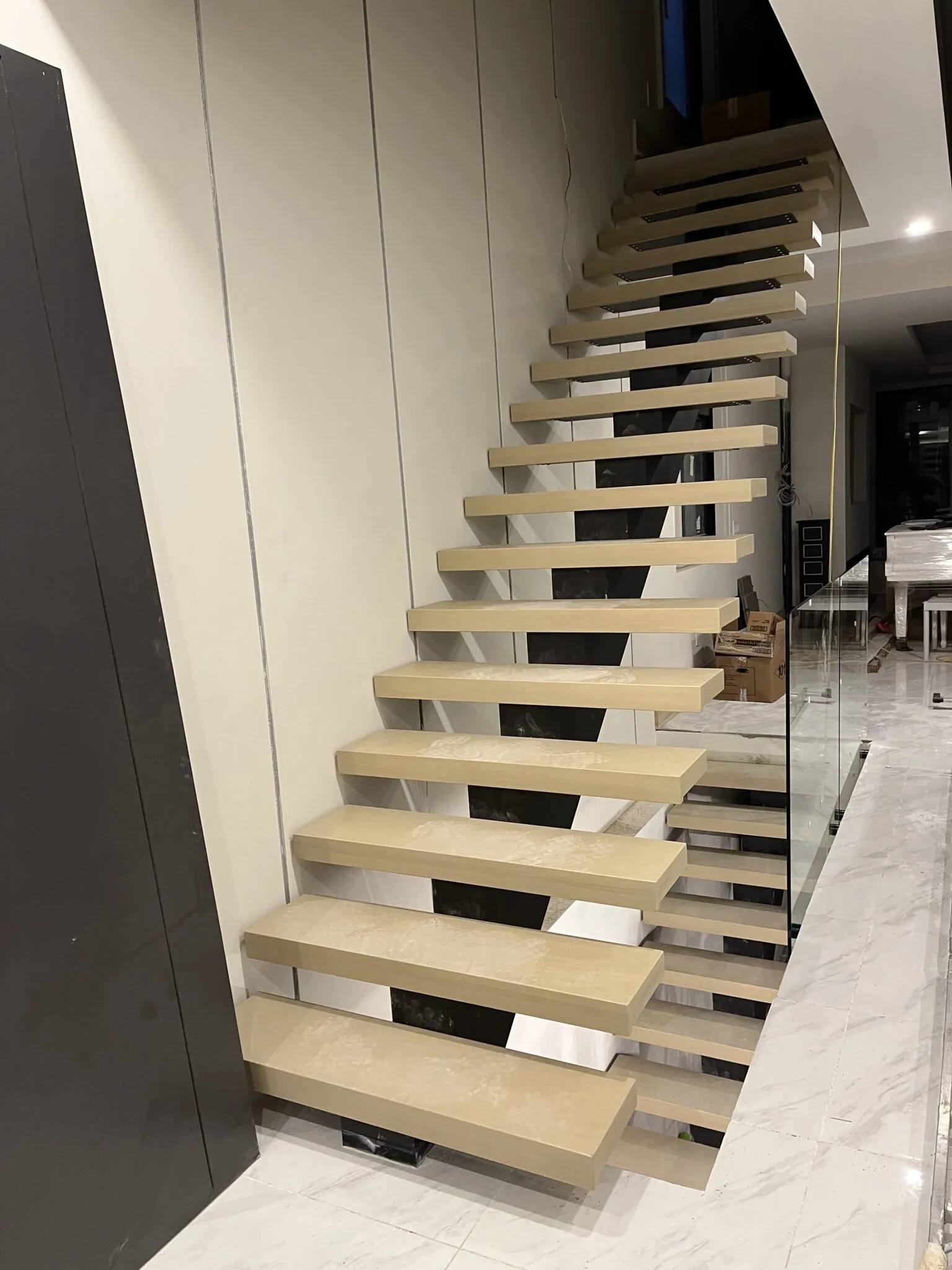  Floating Stairs Toronto | Custom Modern Stair Installation