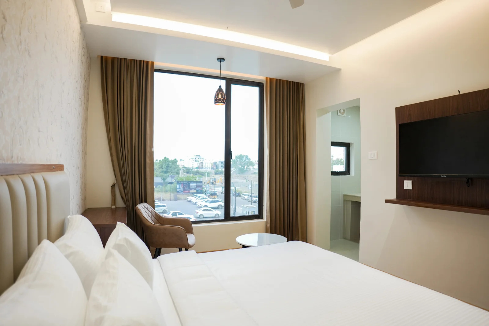  Hotel Near Broadway Mall Coimbatore | Manchester Suites