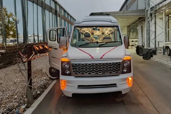  9 Seater Luxury Tempo Traveller Delhi