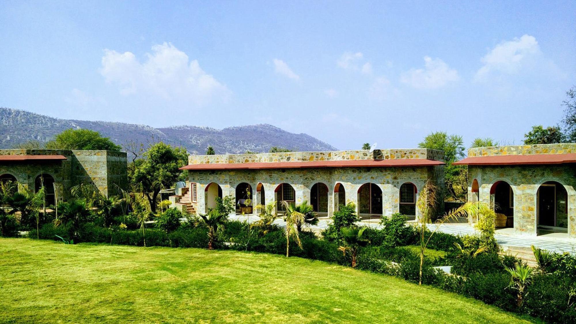  Luxury Resorts Near Delhi for an Unforgettable Stay