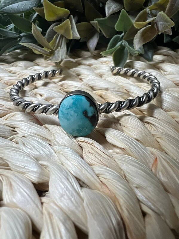  Turquoise Bracelets Guide: How to Choose the Perfect Silver Bracelet Turquoise