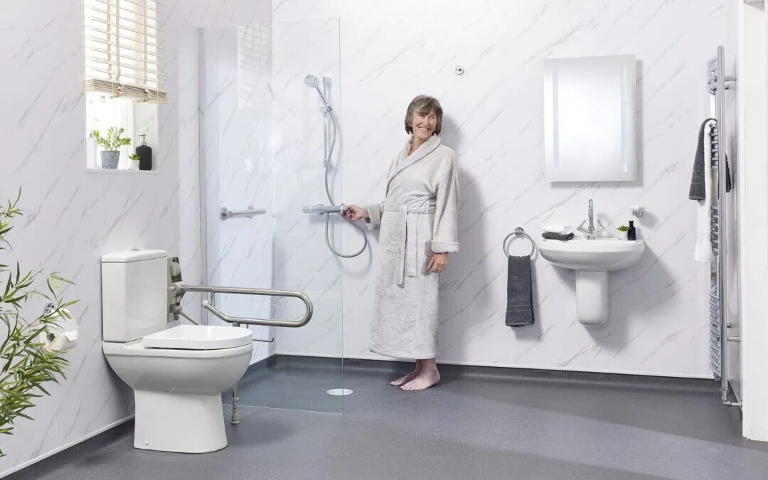  Mobility Shower Baths — What Are They and Is One Right for You?