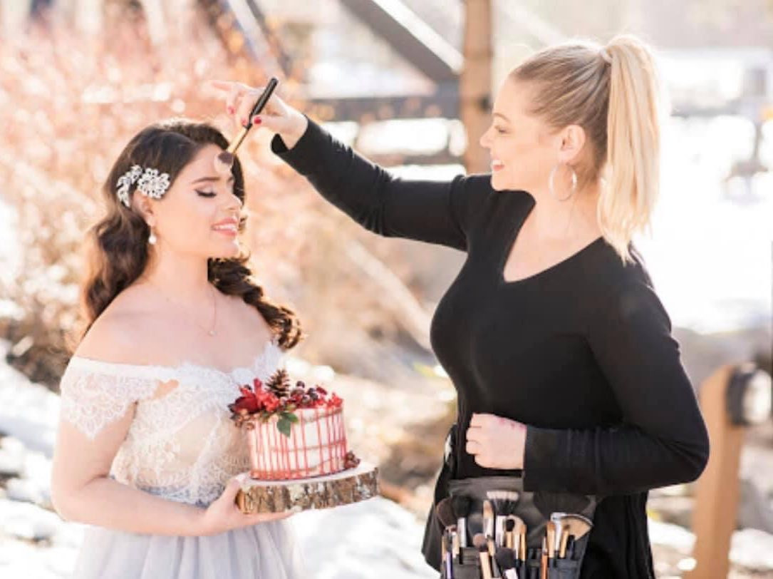  Why Choose a Wedding Glam Artist Vaughan for Your Day?