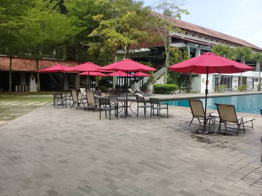  PREMIUM OUTDOOR PARASOLS FOR EVERY SPACE
