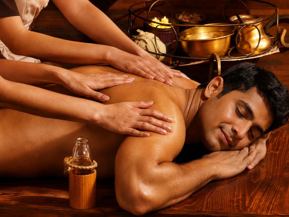  Experience Sandwich Massage in Kolkata for Deep Relaxation