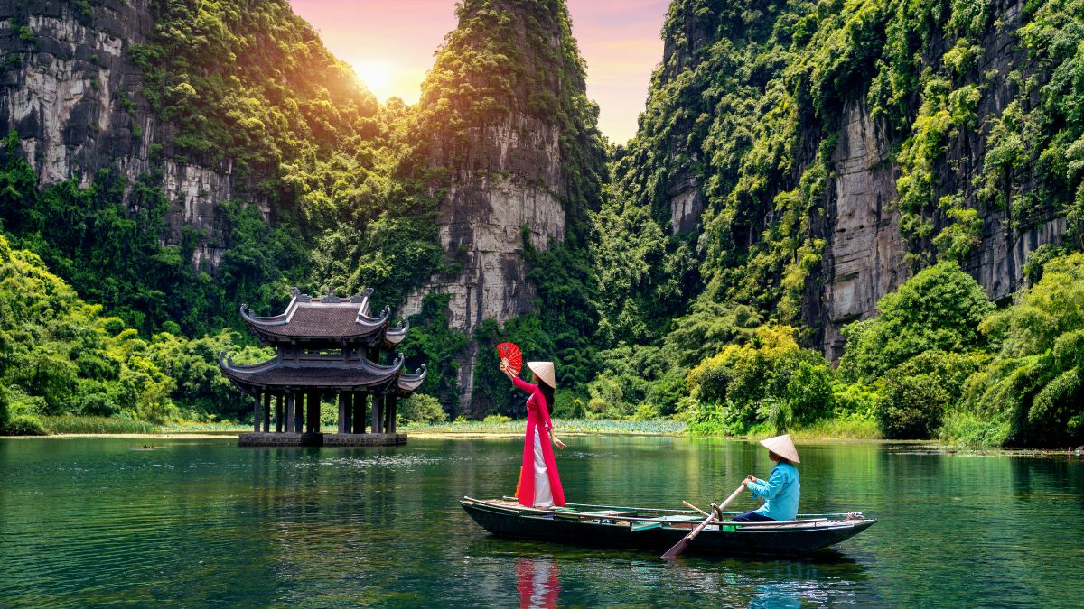  Vietnam Tour Packages From Ahmedabad: Explore Halong Bay, Hanoi & Ho Chi Minh City