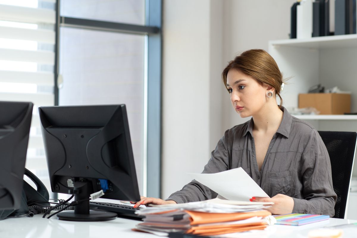  What are the main benefits of managed payroll services?