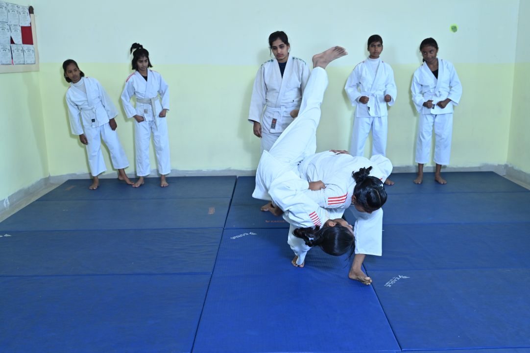 Grizzly Vidyalaya: The Best Boarding School in Jhumri Telaiya for Sports and Extracurricular Excellence