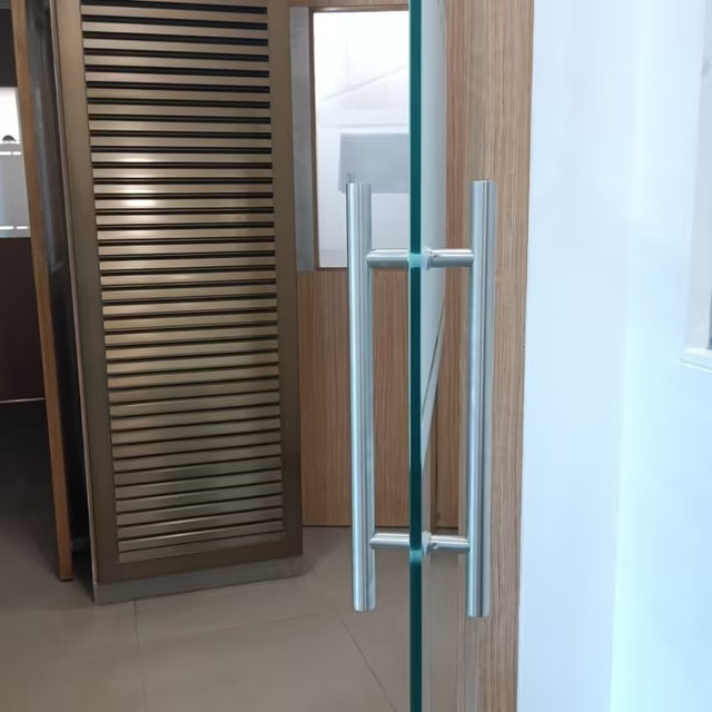  Glass Door Handle – Stylish, Durable and Reliable Hardware