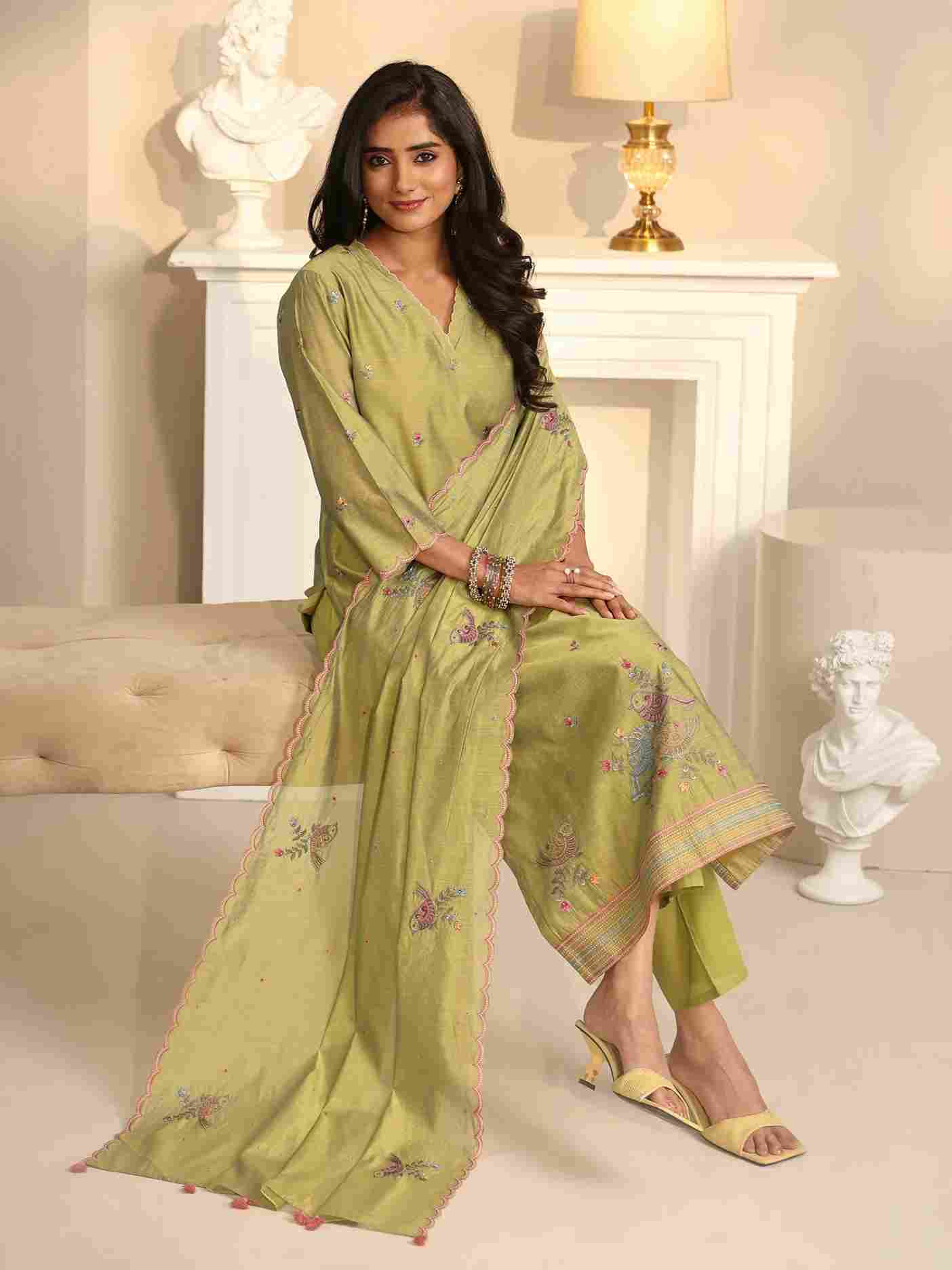  Buy Chanderi Suits Online at Libas