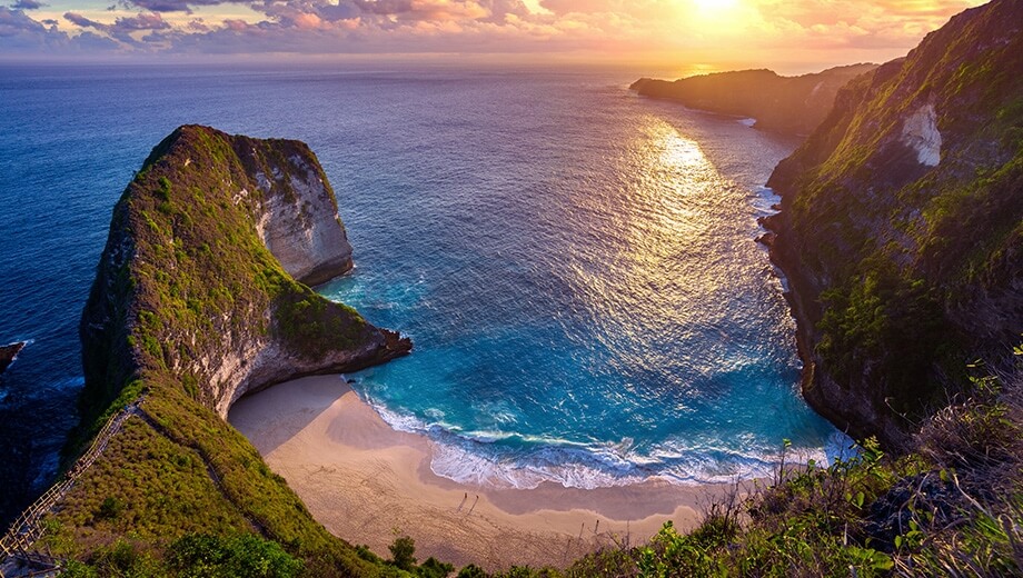  Komodo Islands: Luxury at the Edge of the Extraordinary