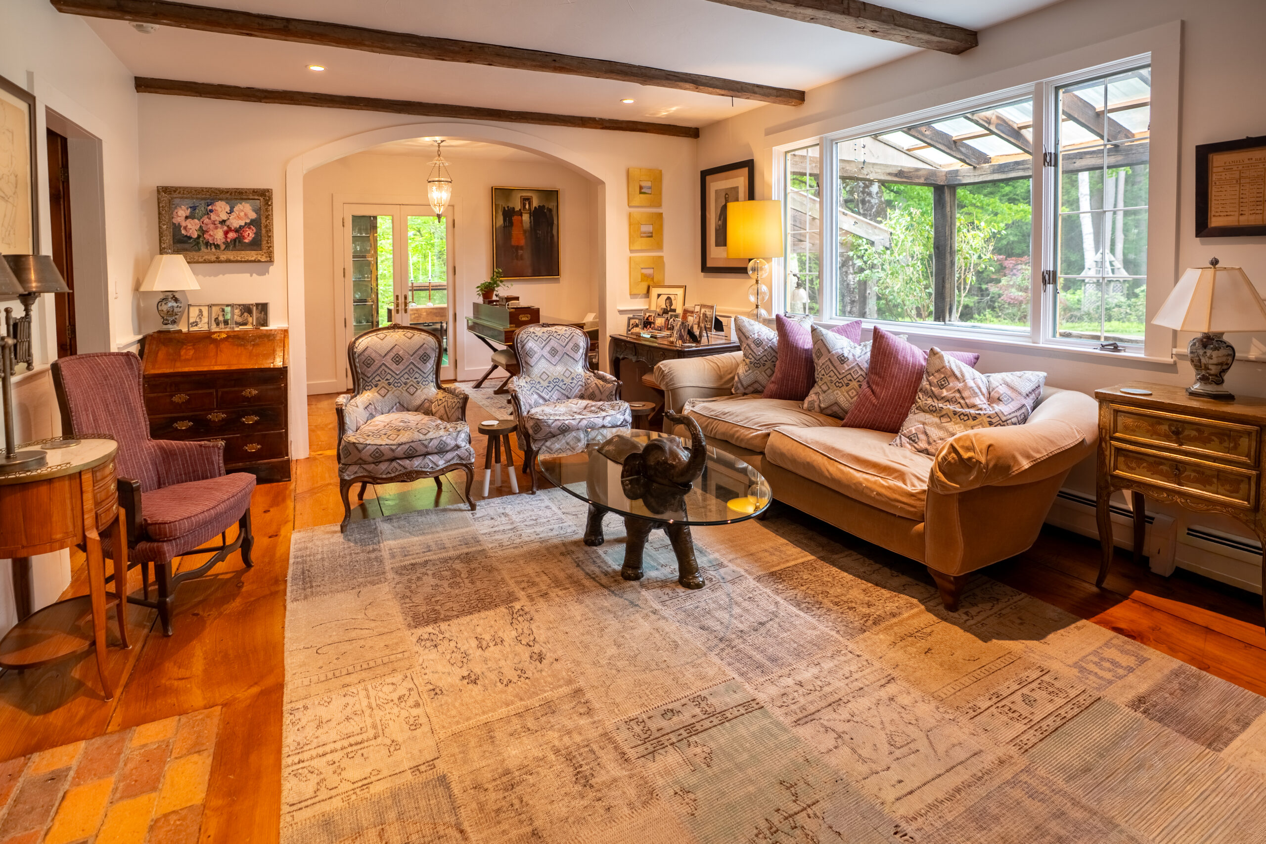  The Role of Wide Plank Flooring in Modern Luxury Interiors