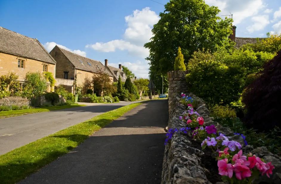  Day Trips to Cotswolds for Scenic Villages and Peaceful Countryside Views
