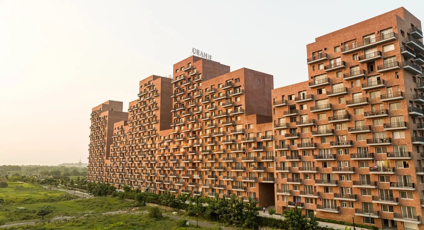  Buy Flat in Oranje Castle – Ready-to-Move Luxury Residences