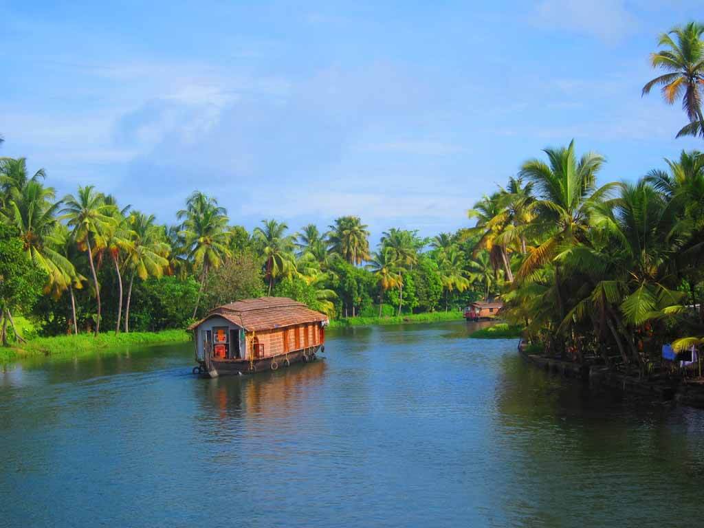  South India with Kerala Tour – Temples, Culture & Kerala Backwaters