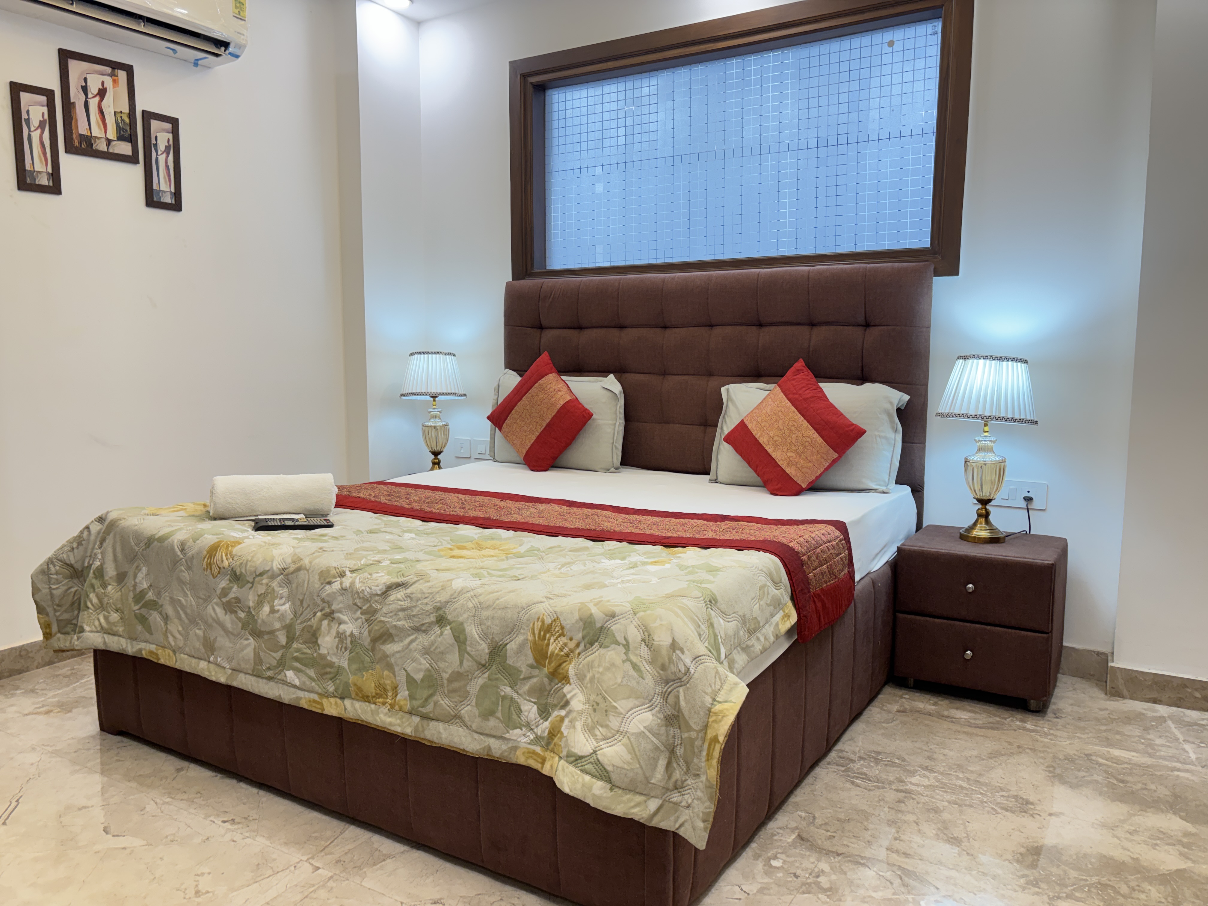  3 BHK Service Apartment in Saket – Fully Furnished Comfortable Stay