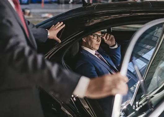  Taxi from Portsmouth Port to Heathrow Airport Transfers - MiniCabRide