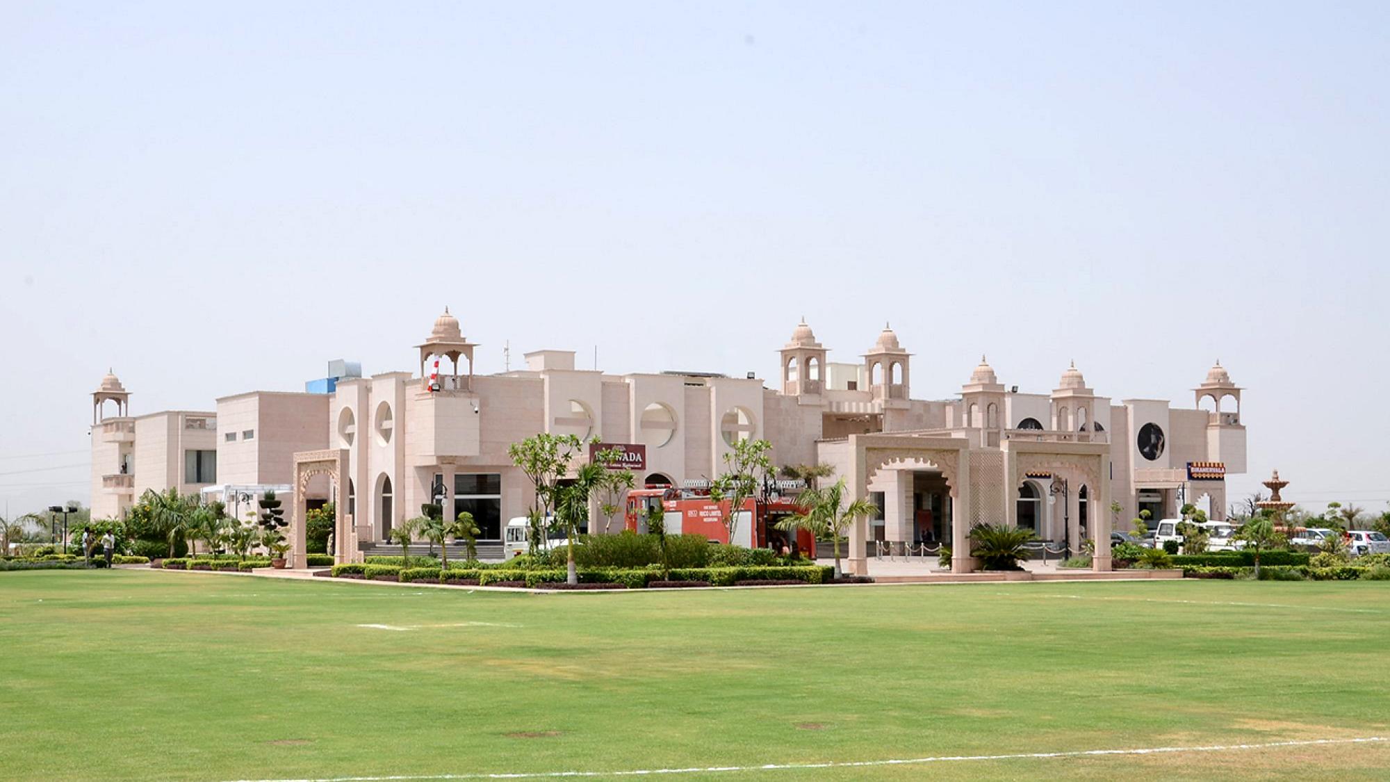  Luxury Resorts in Neemrana for a Comfortable and Elegant Stay