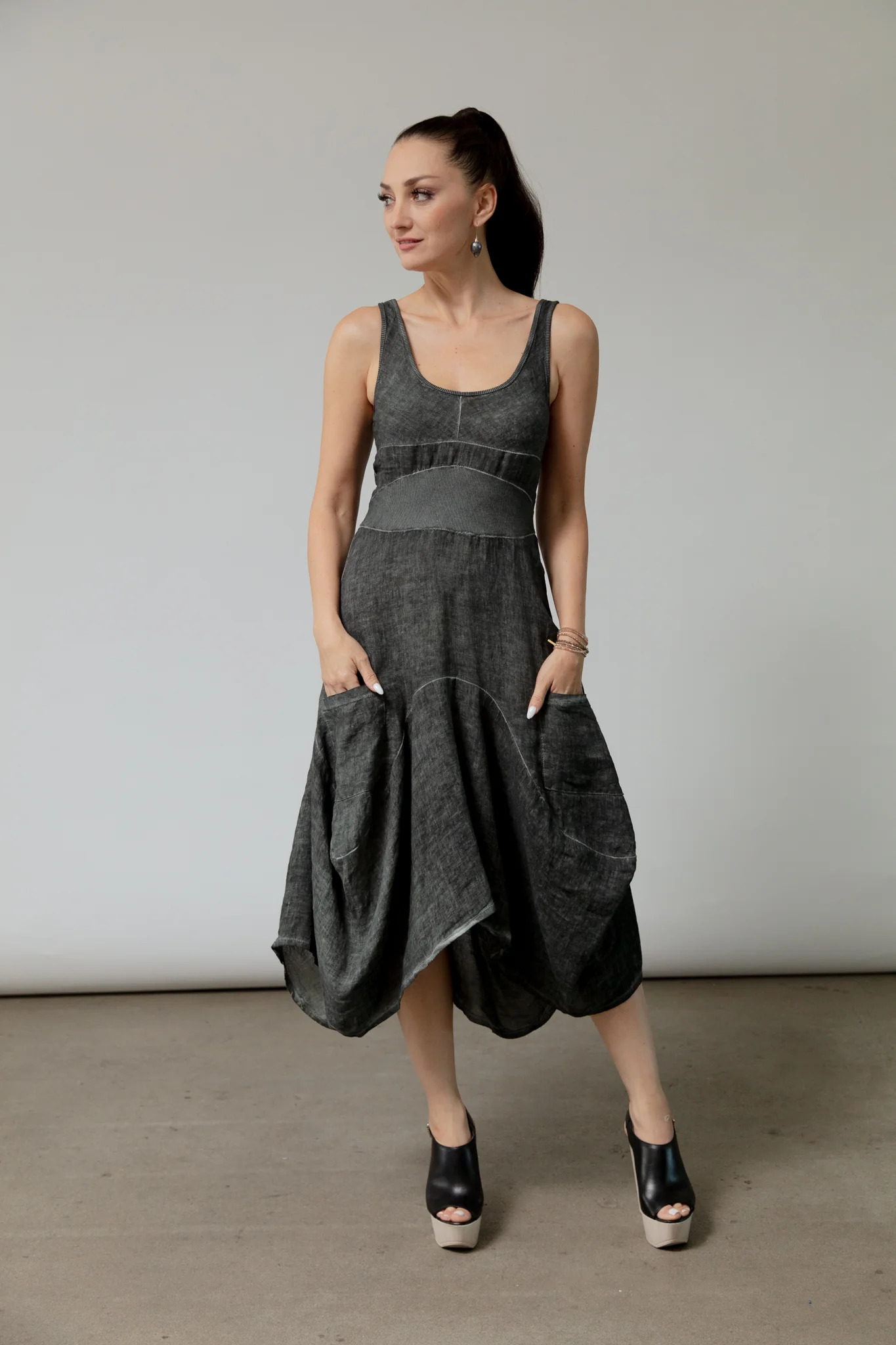  Find Perfectly Fitting Linen Dresses from Italy – Buy Your Next Favorite