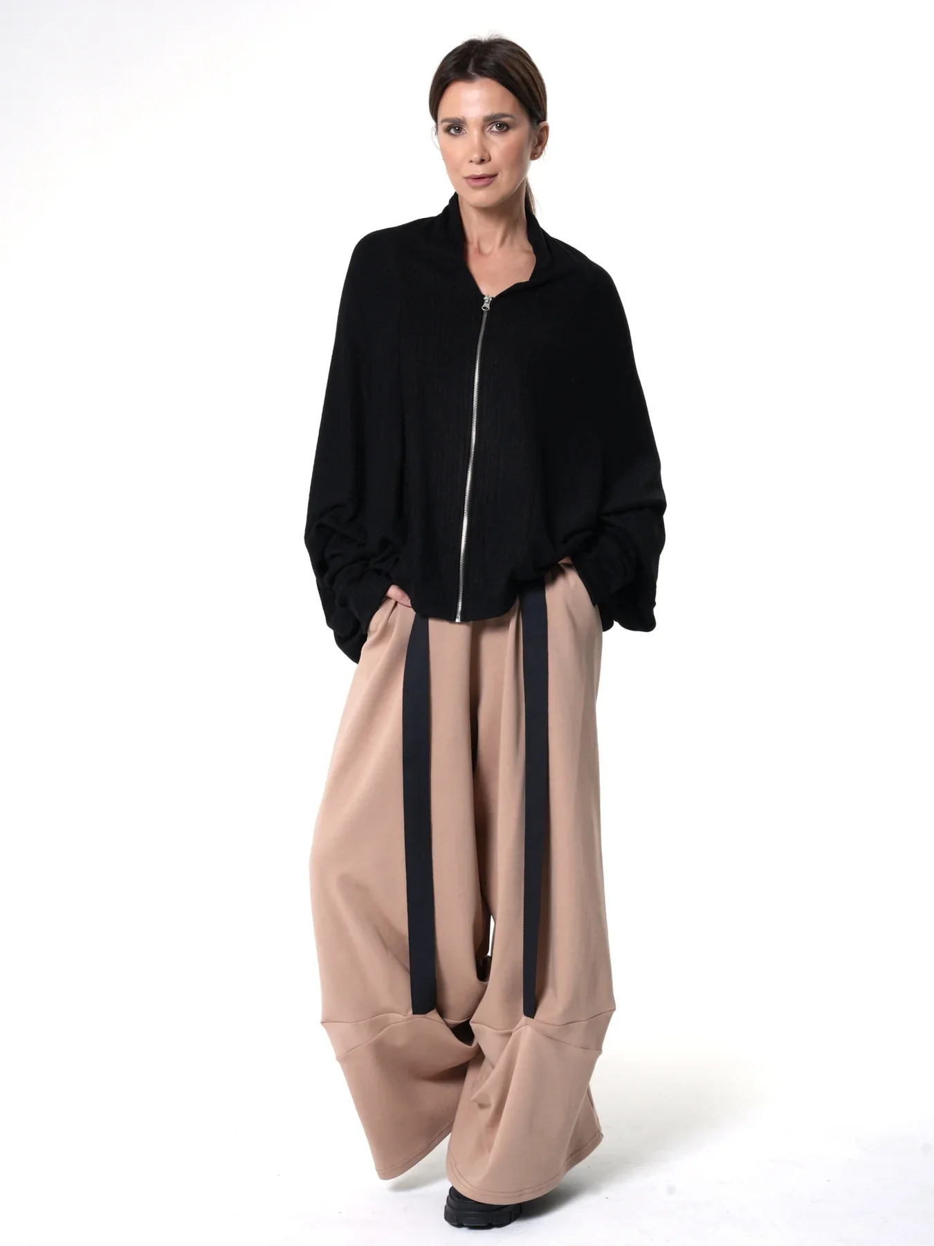 Stylish Linen Jackets for Women in Santa Monica for Everyday Wear