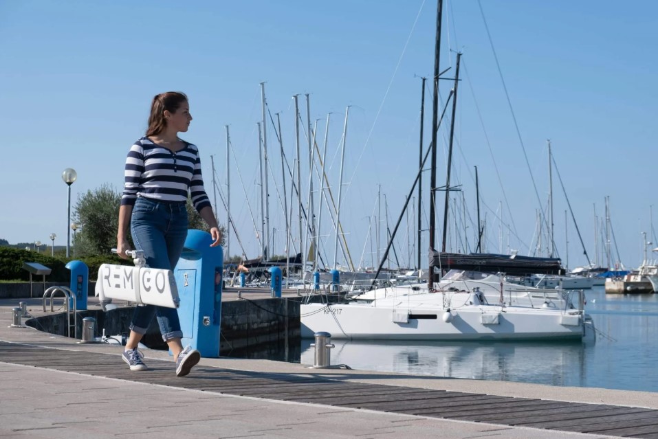 Remigo Electric Outboard: The Outboard That Refuses to Look Ordinary