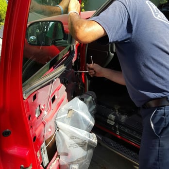  Preferred Auto Glass Provides Windscreen Replacement in Lethbridge