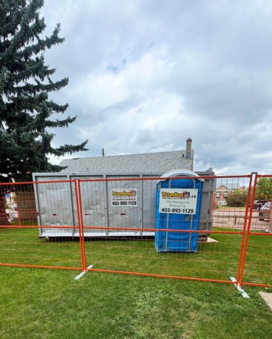  LitterBug Delivers Portable Toilets in Lethbridge with Fence Panels